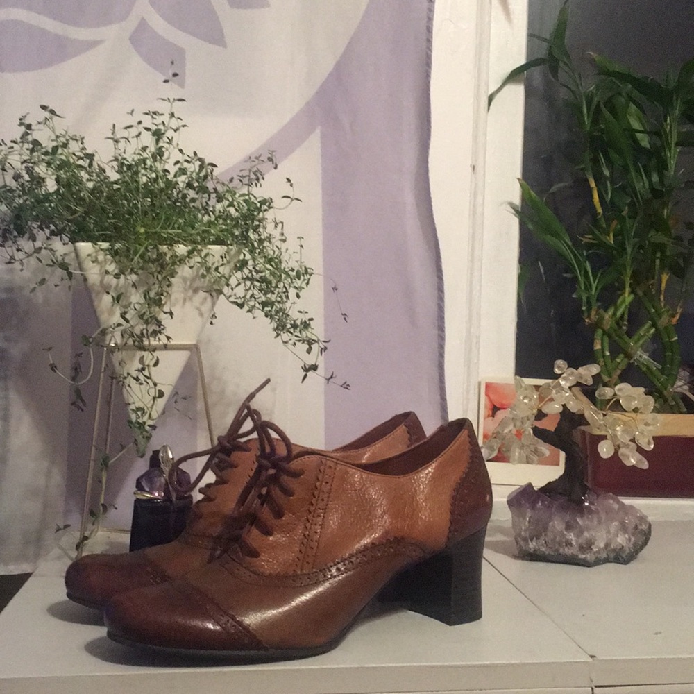 Vintage style heels